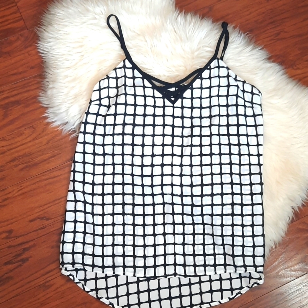 Studio Y Strappy Front Black & White Tank top